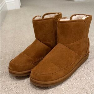 Old Navy, over the ankle, cozy slippers